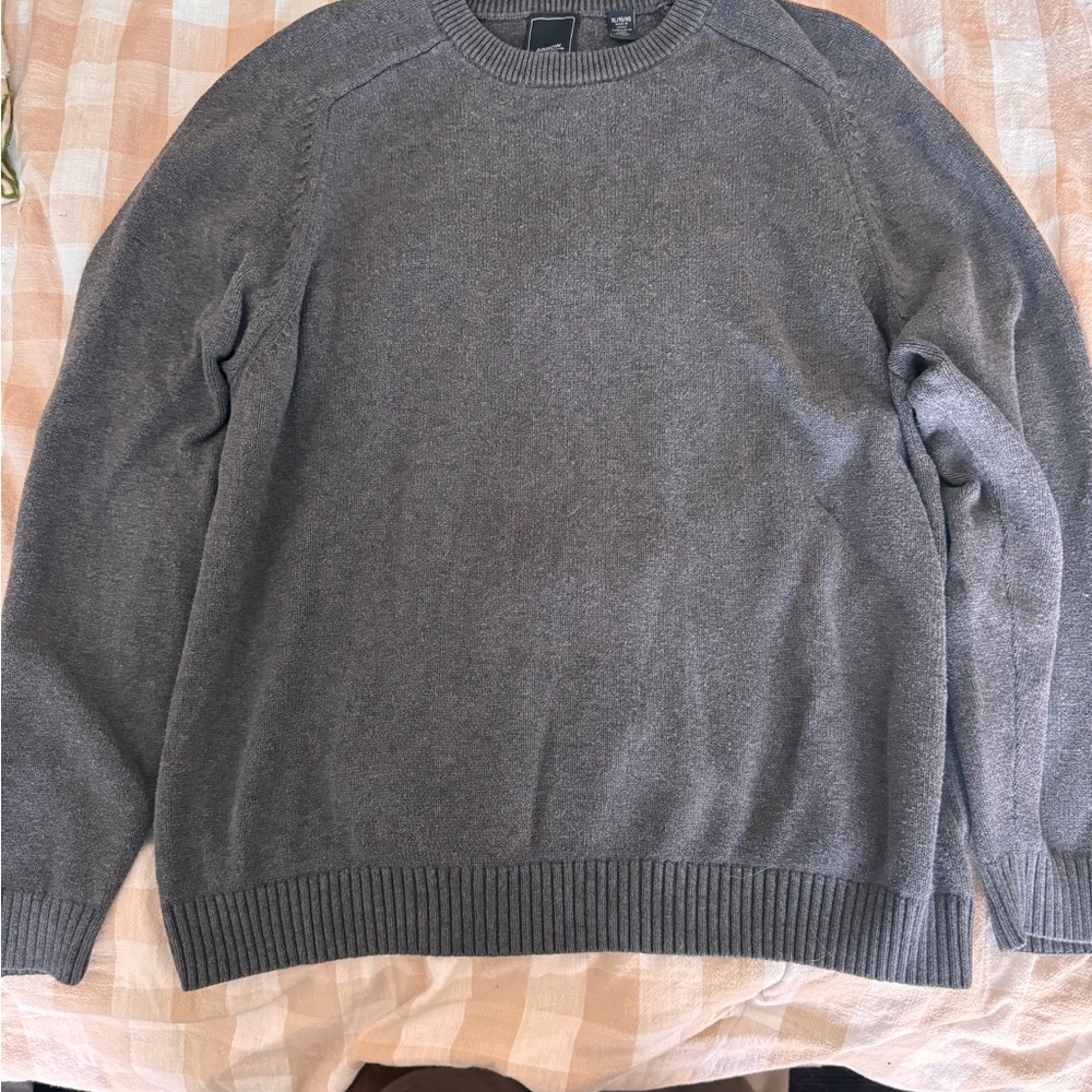 Arrow Women's Gray Crewneck Sweater